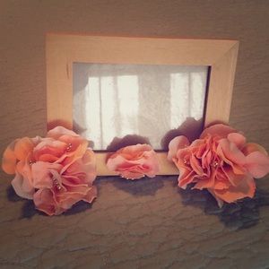 •LynetteDesigns•wooden frame w/coral 🌸& gold acc